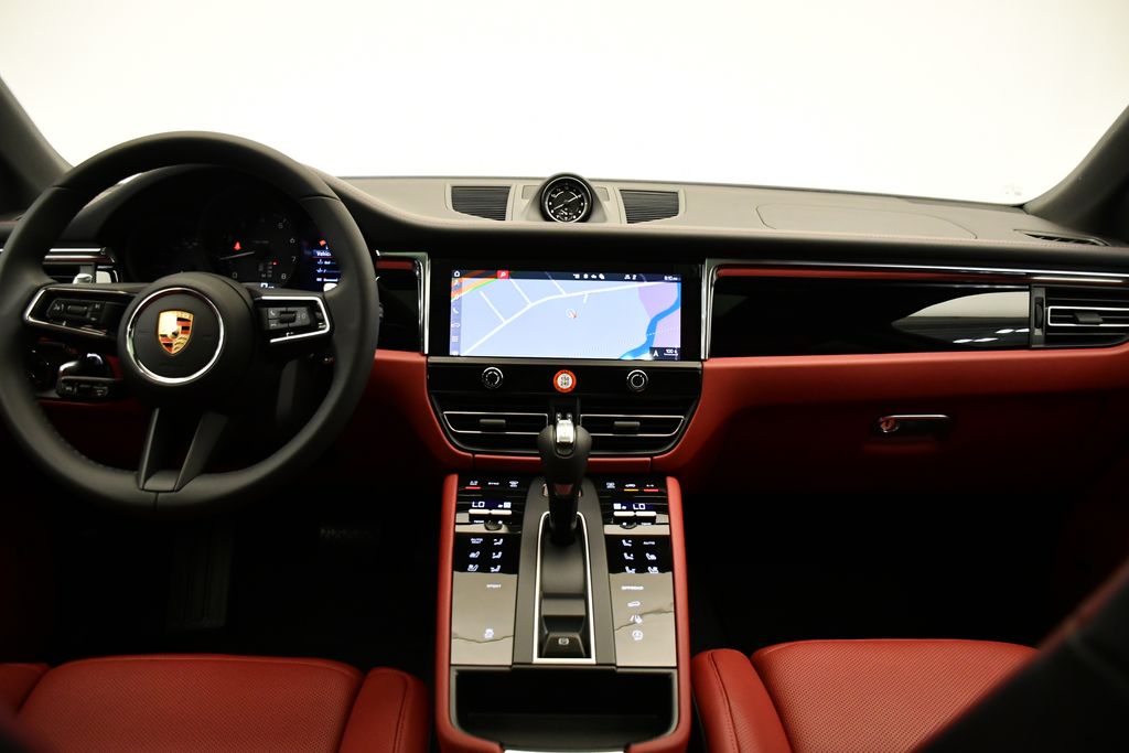 Thumbnail: 2026 Porsche Macan - 22