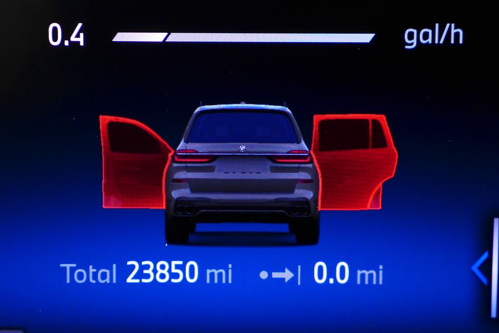 Thumbnail: 2024 BMW X7 - 32