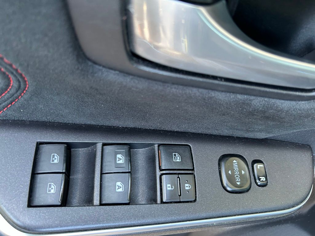 Thumbnail: 2016 Toyota Camry - 23