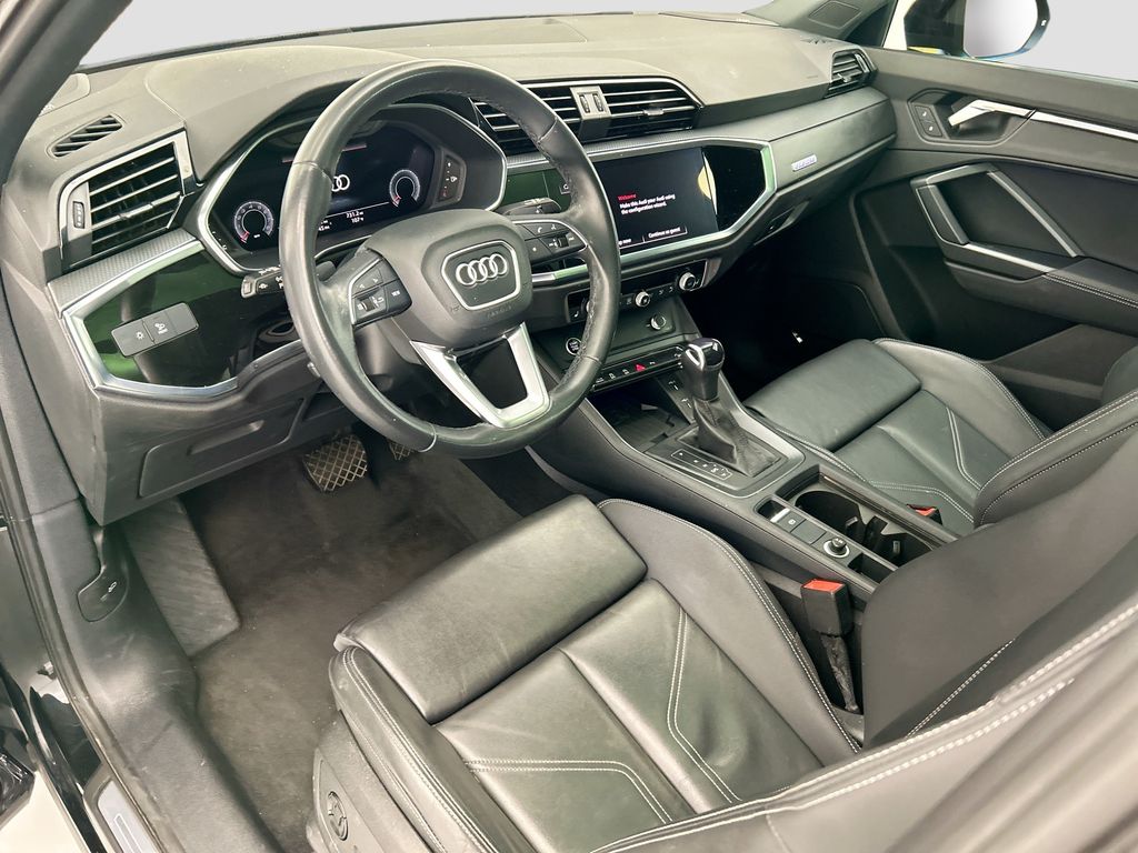 Thumbnail: 2023 Audi Q3 - 9