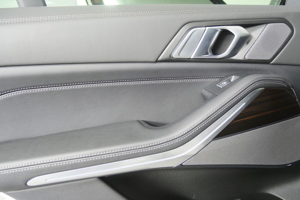 Thumbnail: 2024 BMW X5 - 13