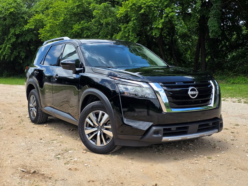 Super Black 2025 Nissan Pathfinder SL 4WD SUV / Crossover All-Wheel Drive 9-Speed Automatic