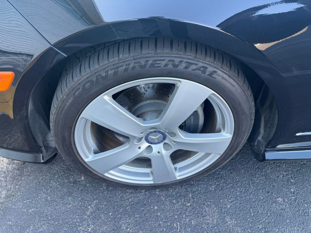 Thumbnail: 2010 Mercedes-Benz E-Class - 14