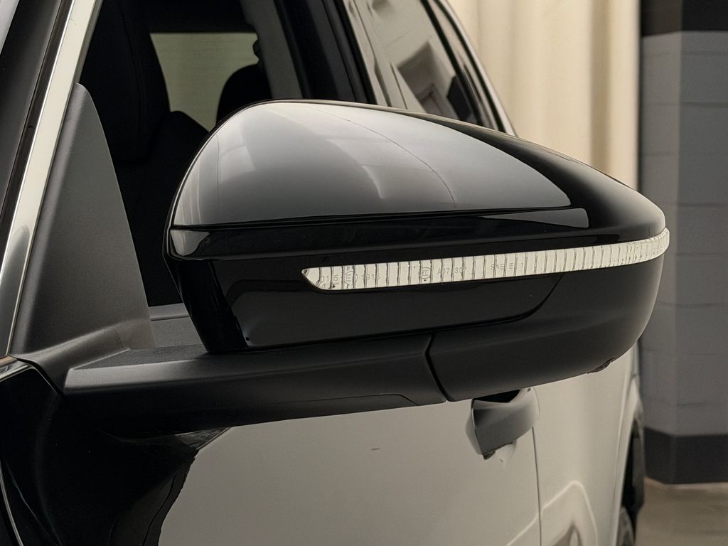 Thumbnail: 2025 Audi Q5 - 32