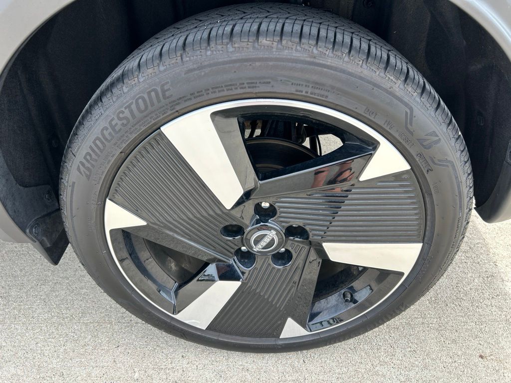 Used 2025 Nissan Kicks SUV