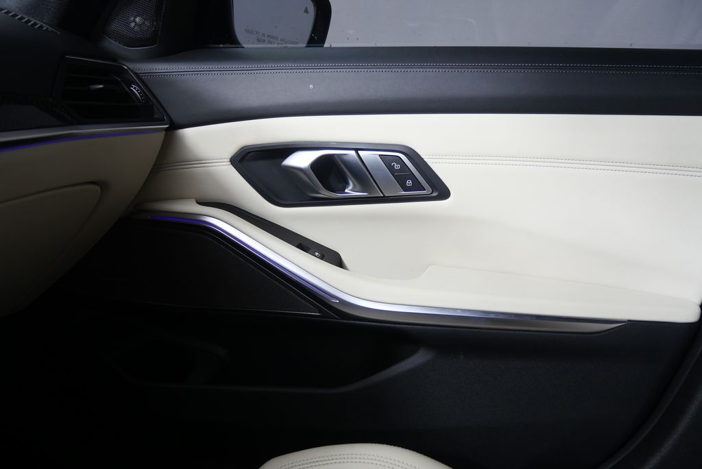Thumbnail: 2022 BMW M3 - 28