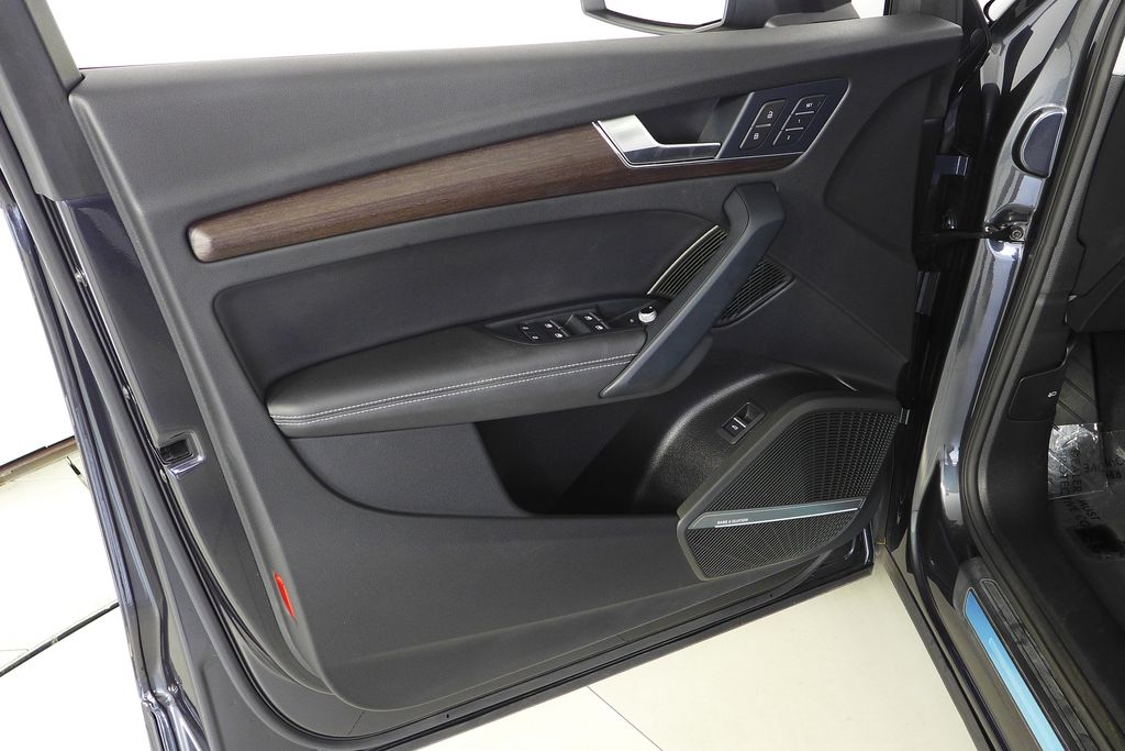 Thumbnail: 2023 Audi Q5 - 11