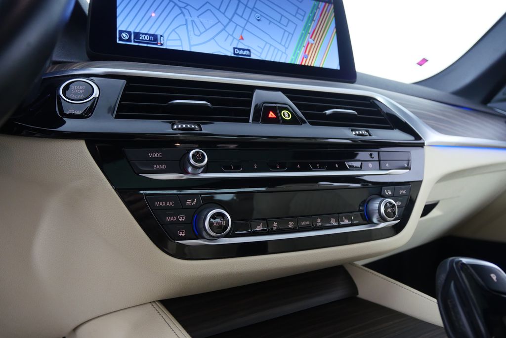 2022 BMW 5 Series 530i 23