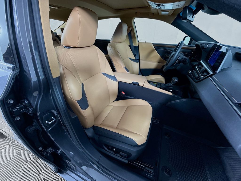 Thumbnail: 2025 Lexus ES - 30