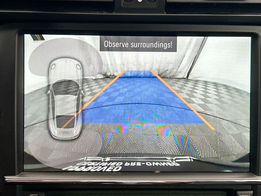 Thumbnail: 2016 Porsche 911 - 18