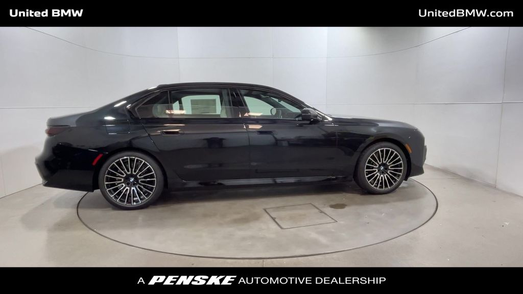 Thumbnail: 2026 BMW 7 Series - 9