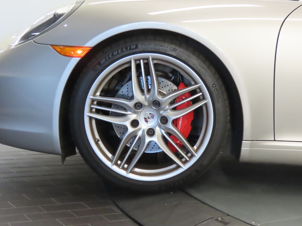 Thumbnail: 2012 Porsche 911 - 19
