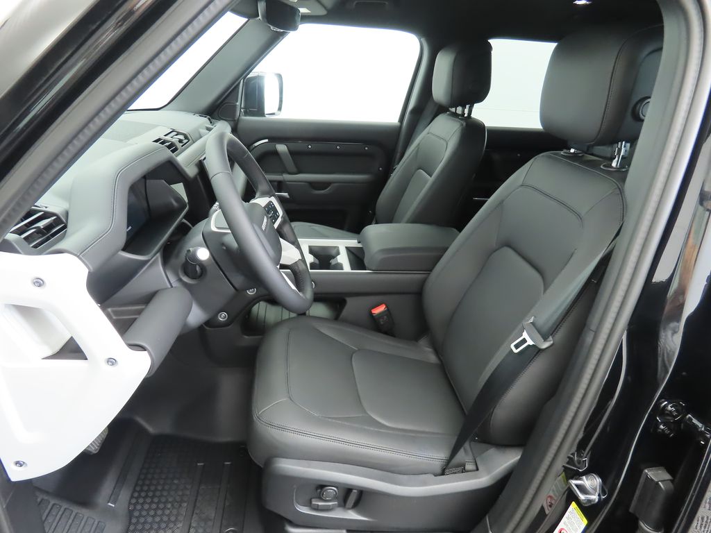 2025 Land Rover Defender 110 19