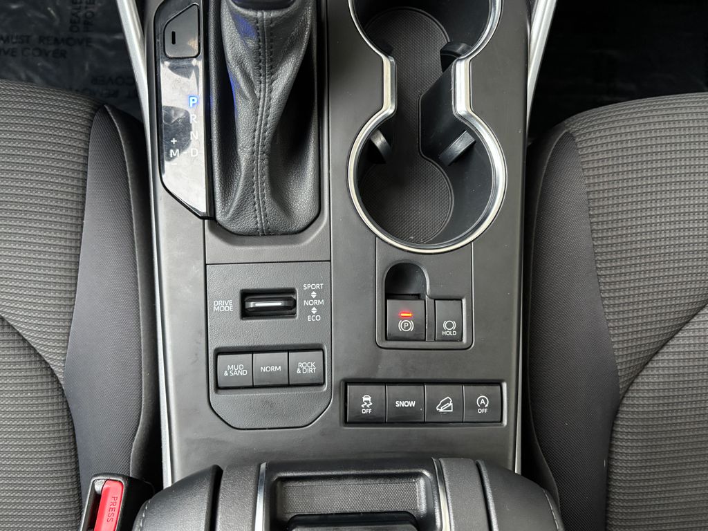 Thumbnail: 2022 Toyota Highlander - 17