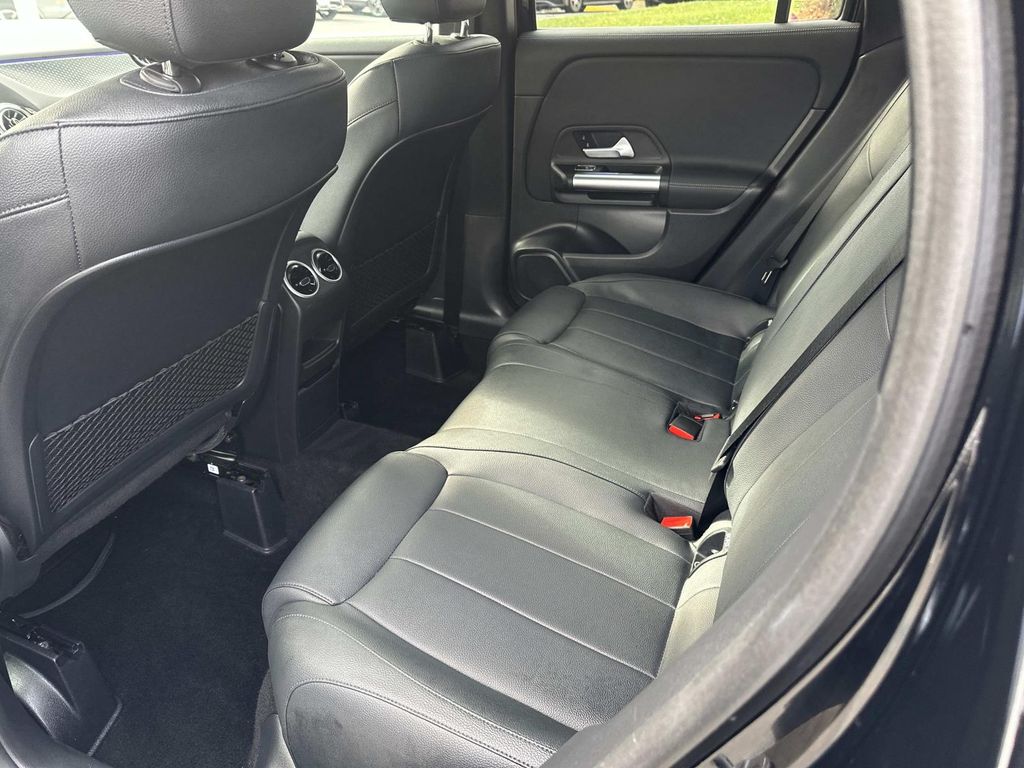 Thumbnail: 2025 Mercedes-Benz GLA - 31