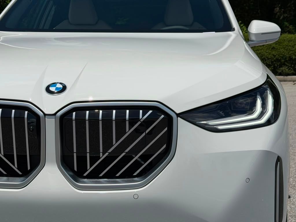 New 2026 White BMW 30 xDrive image 9