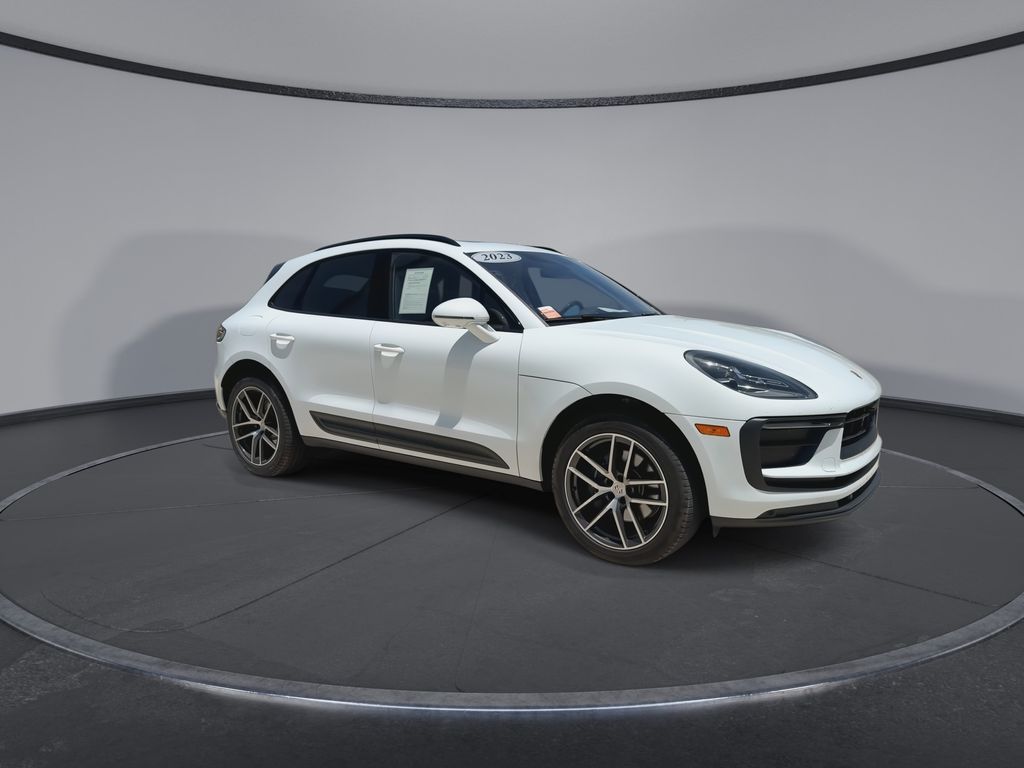 Thumbnail: 2023 Porsche Macan - 2