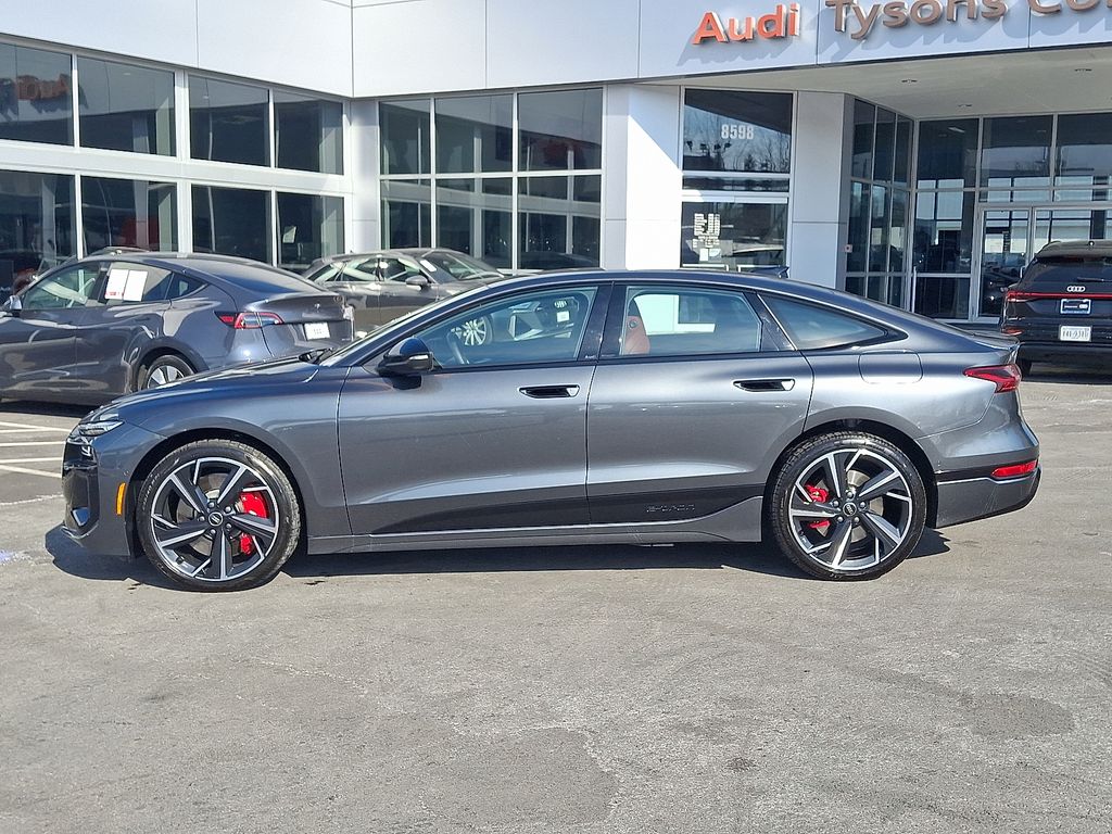 Thumbnail: 2025 Audi e-tron S - 7