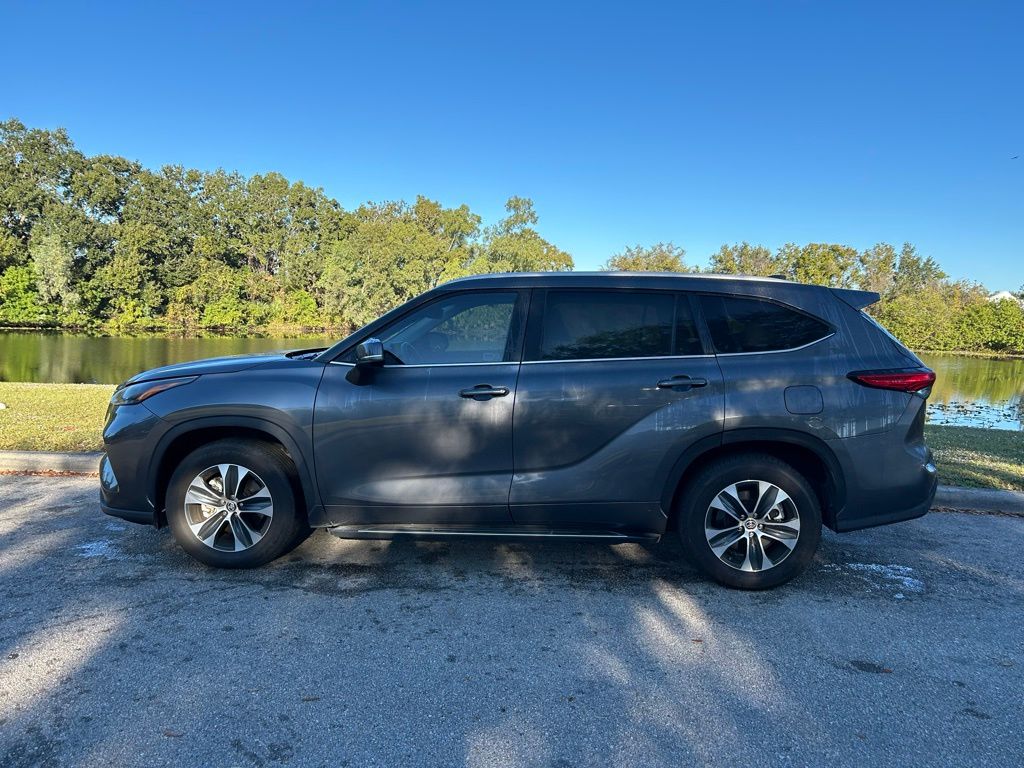 Thumbnail: 2023 Toyota Highlander - 2