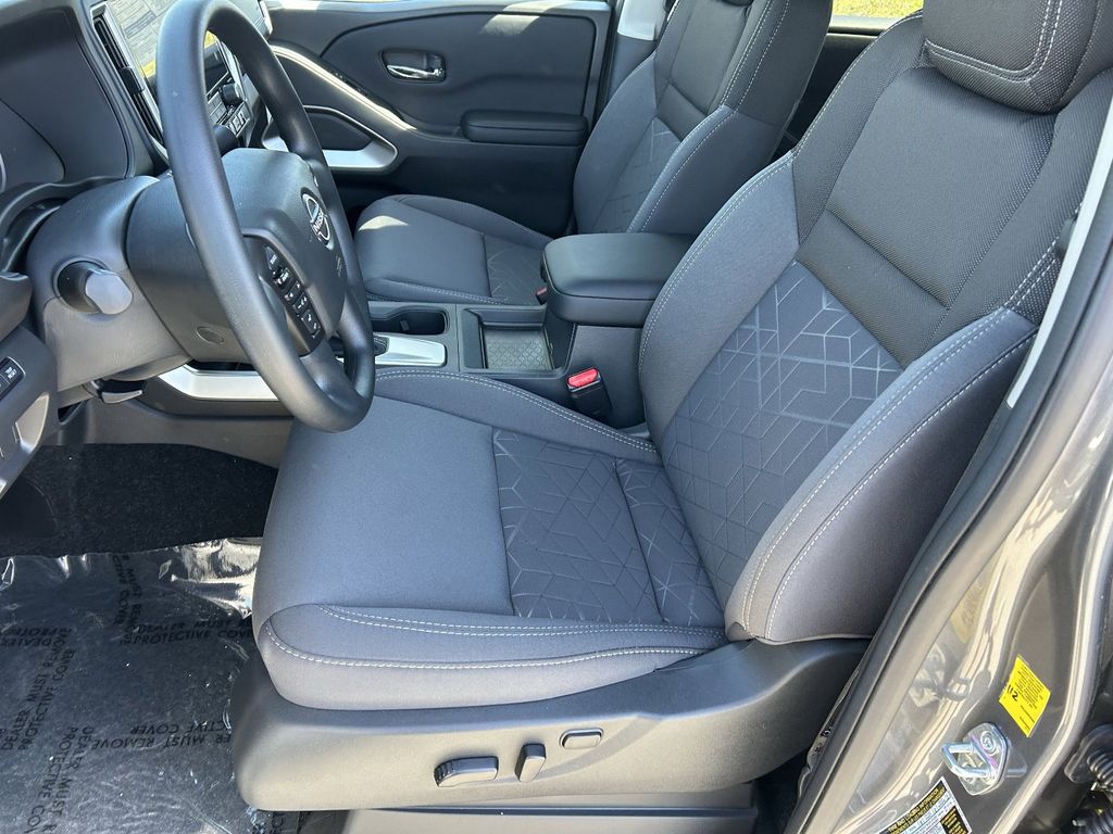 2026 Nissan Frontier SV - Photo 16