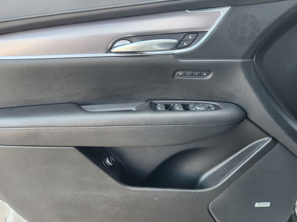 2018 Cadillac XT5 Luxury White at Bayshore Chrysler Jeep Dodge Ram