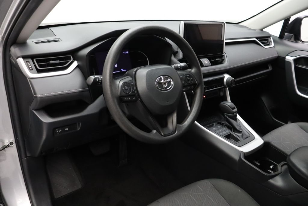 2023 Toyota RAV4 XLE 15