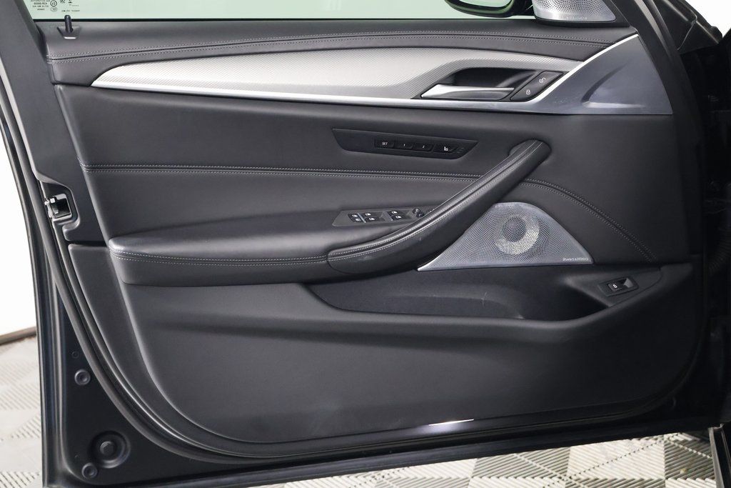 Thumbnail: 2023 BMW M5 - 12