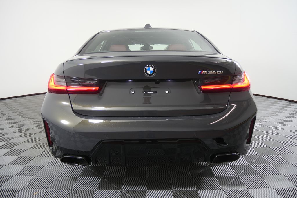 Thumbnail: 2026 BMW 3 Series - 4