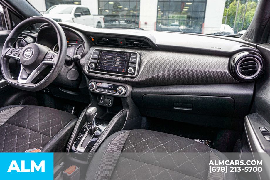 Used 2018 White Nissan SV image 24