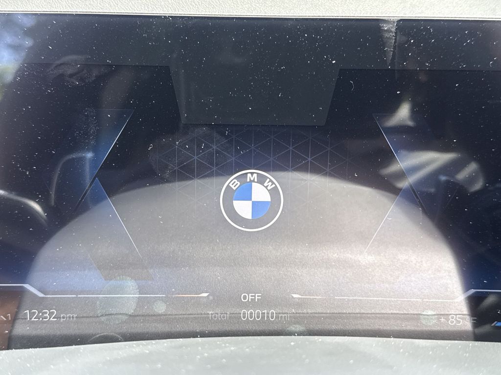 Thumbnail: 2027 BMW X7 - 15