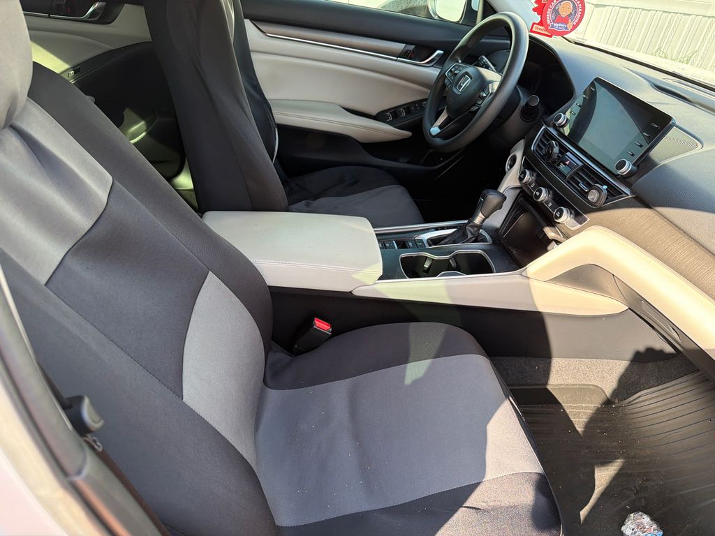 Used 2022 White Honda LX image 12