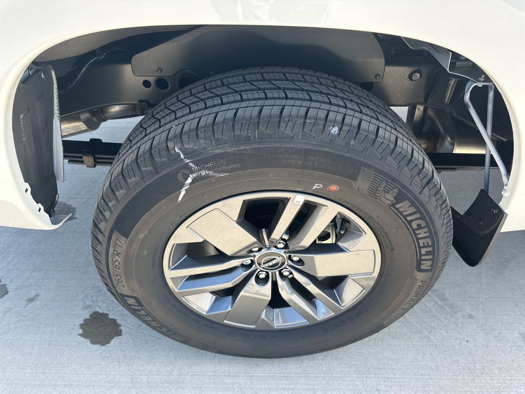 2025 Glacier White Nissan Frontier SV RWD Truck