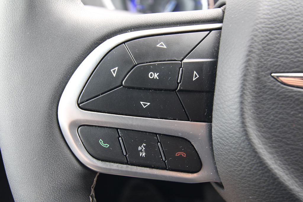 Used 2026 Chrysler Pacifica Van