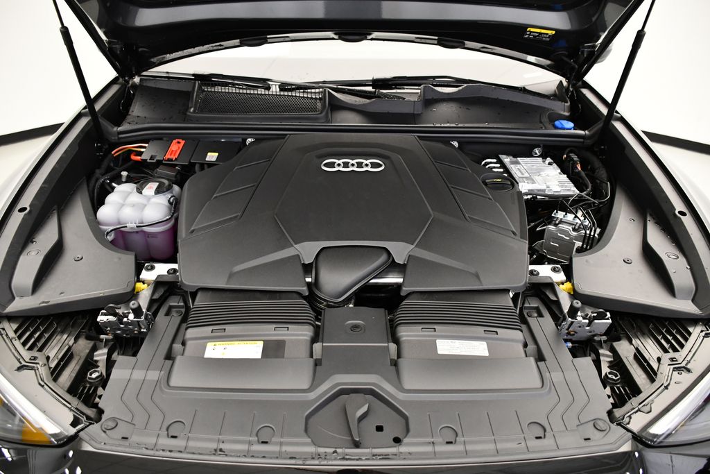 Thumbnail: 2026 Audi Q8 - 12