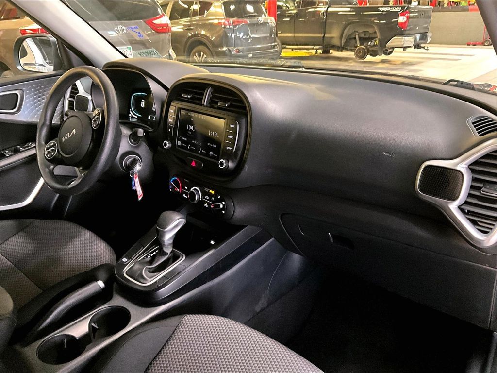 2024 Kia Soul — photo 14