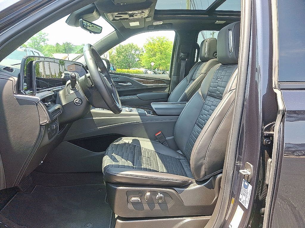 Thumbnail: 2024 Cadillac Escalade - 15