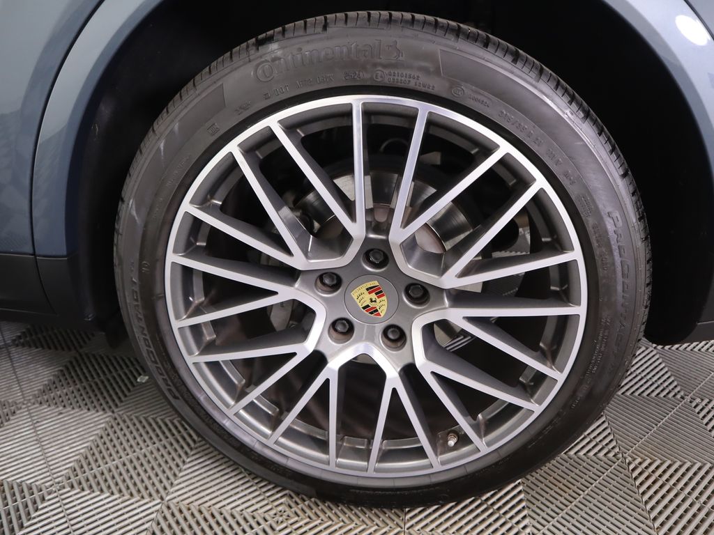 Thumbnail: 2020 Porsche Cayenne - 32