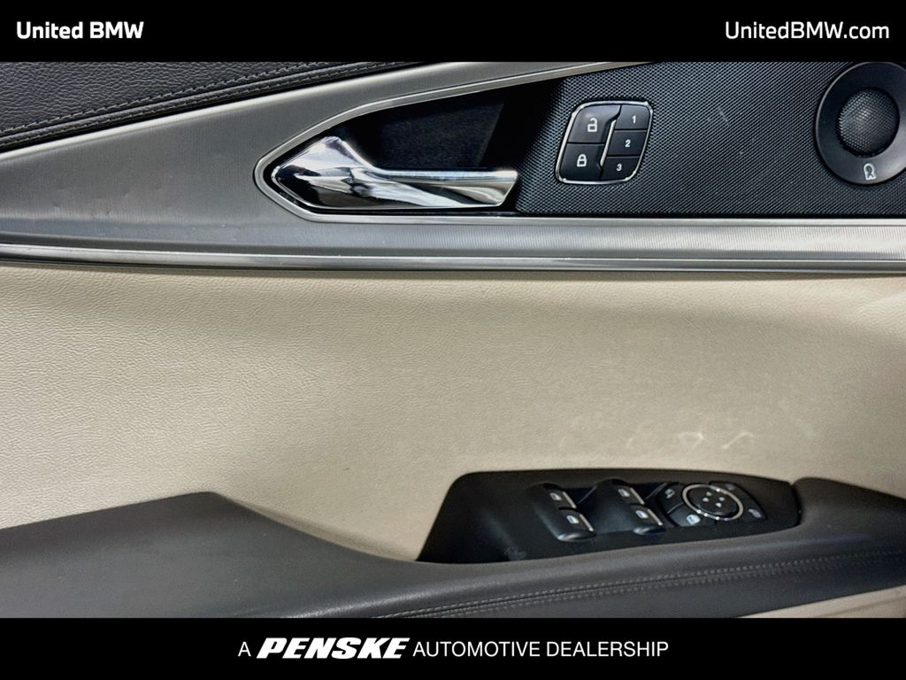 Thumbnail: 2019 Lincoln Nautilus - 10