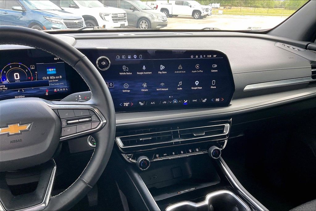 Used 2024 Chevrolet Traverse LT 4D Sport Utility