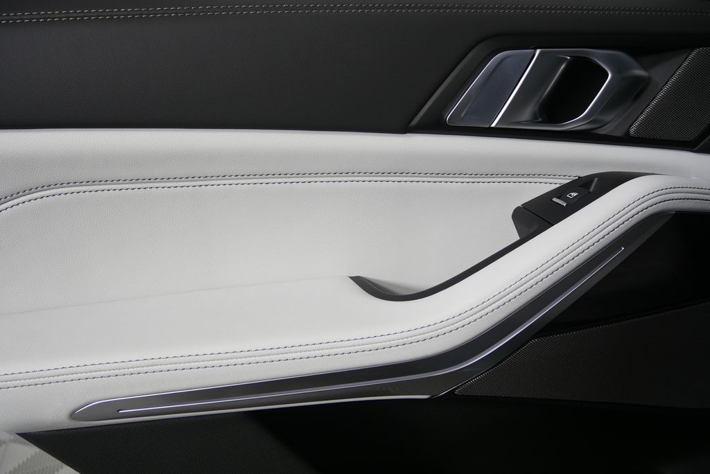 Thumbnail: 2026 BMW X5 - 14