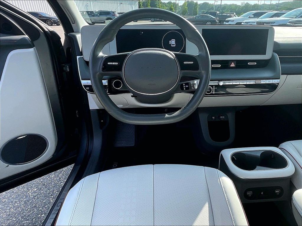 2022 Hyundai IONIQ 5 — photo 17