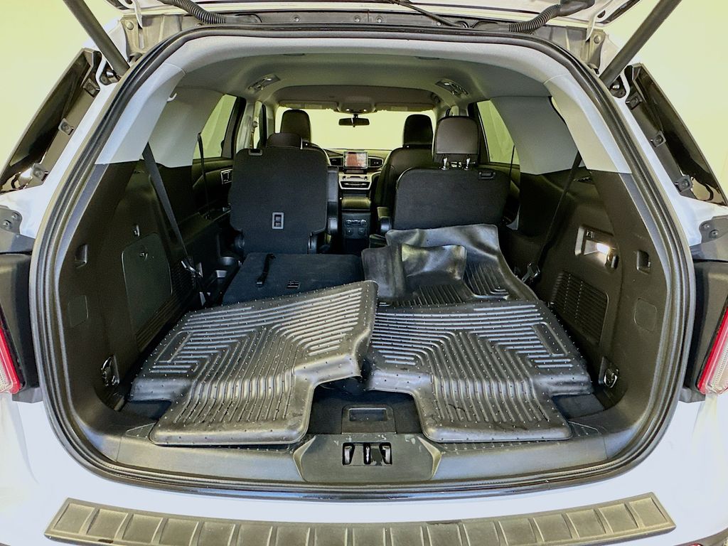 Thumbnail: 2021 Ford Explorer - 25