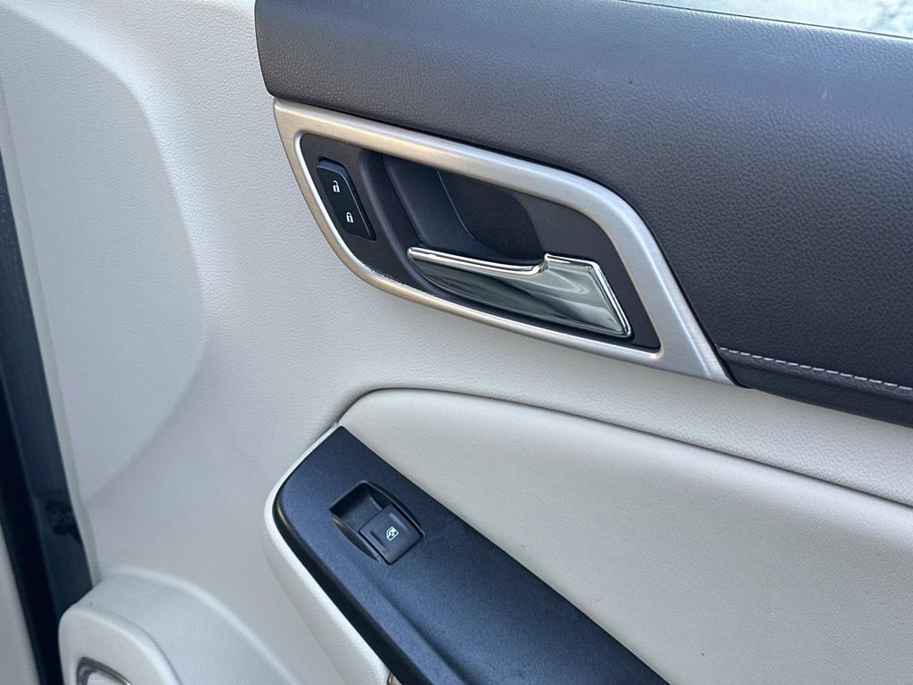 Thumbnail: 2017 GMC Yukon - 20