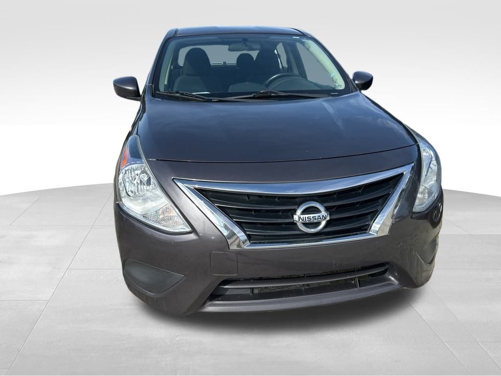 2015 Amethyst Gray Nissan Versa 1.6 SV FWD Sedan