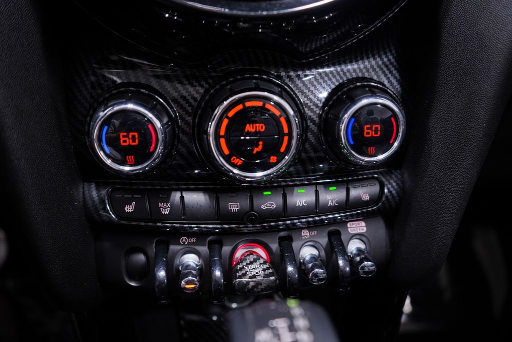 Thumbnail: 2019 MINI Cooper - 14