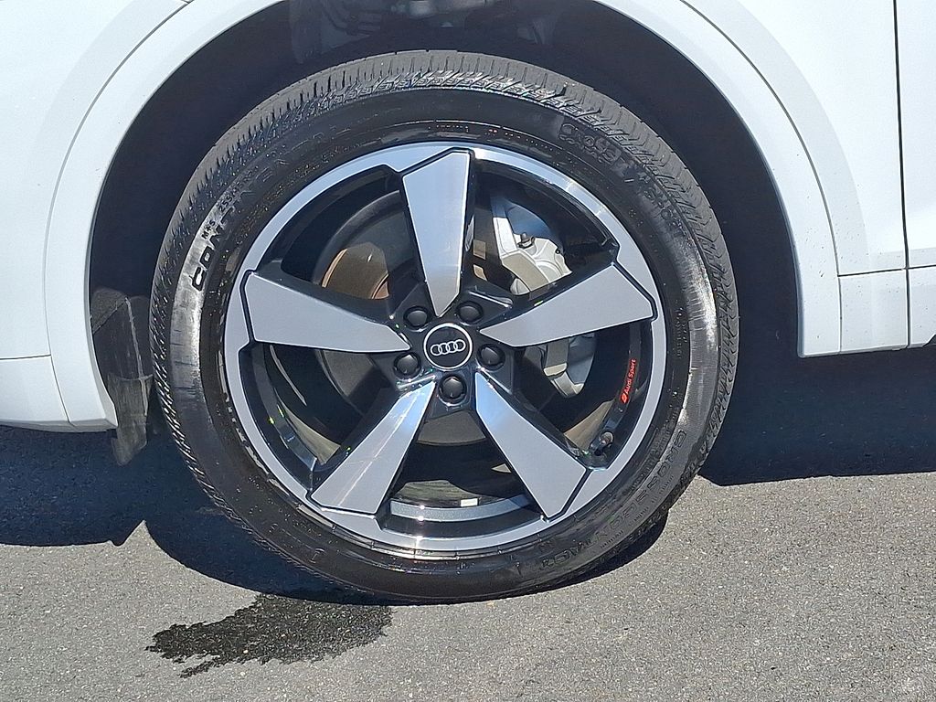 Thumbnail: 2022 Audi Q5 - 8
