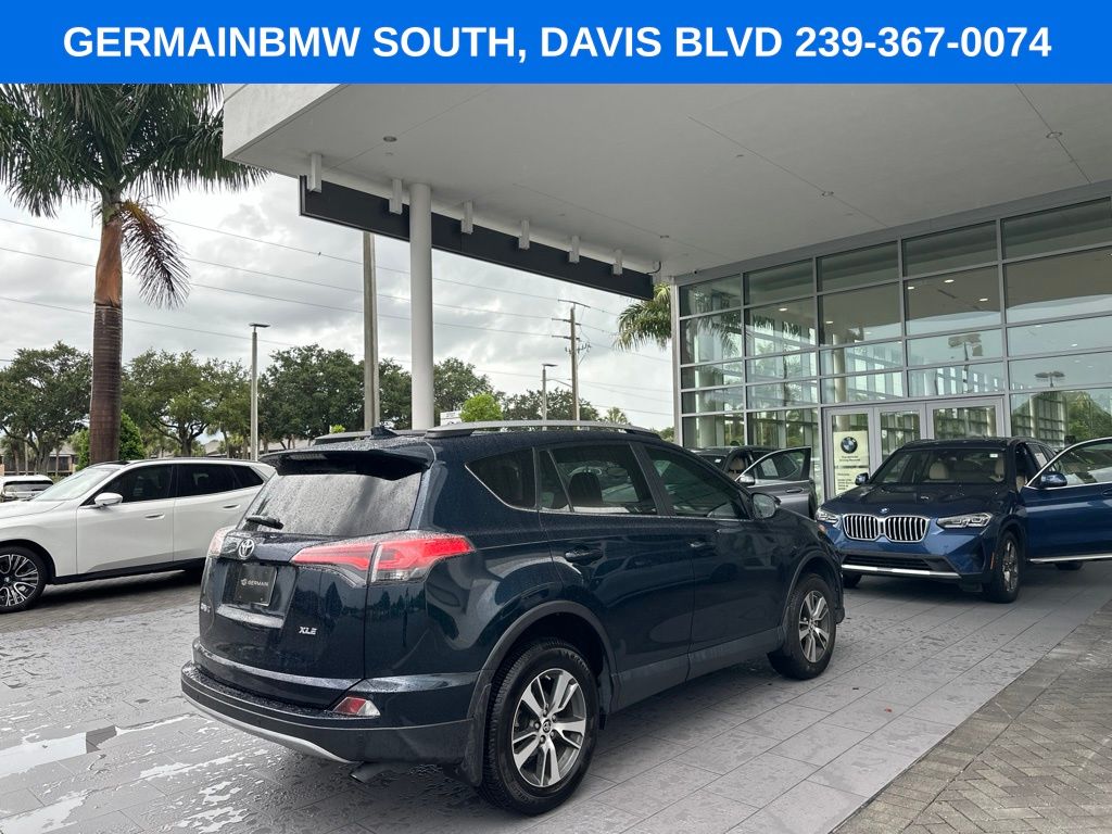 Used 2018 Blue Toyota XLE image 15