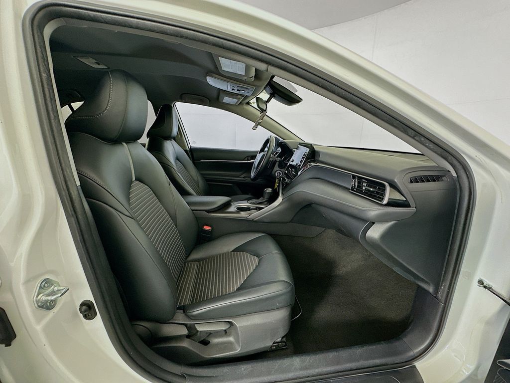 Thumbnail: 2021 Toyota Camry - 26