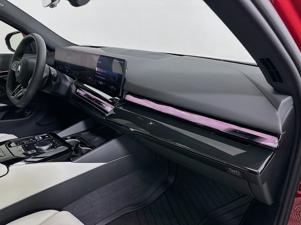 Thumbnail: 2025 BMW i5 - 30