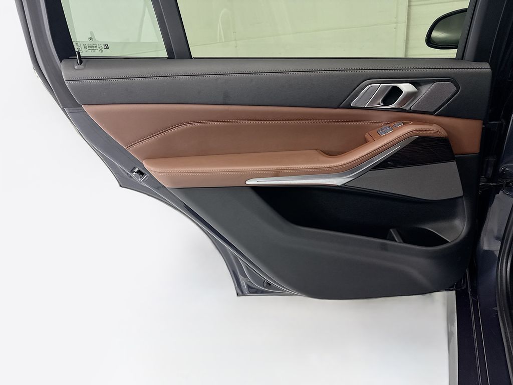 Thumbnail: 2019 BMW X7 - 25